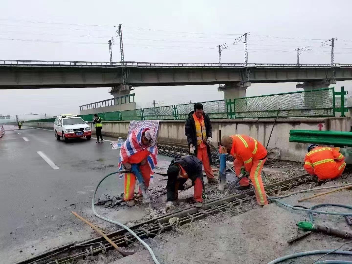 洛宁桥梁伸缩缝抢修料
